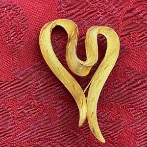 Vintage 80s JJ Ribbon Heart Broach